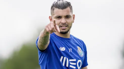 Tecatito Corona podría marcharse de Portugal en el verano