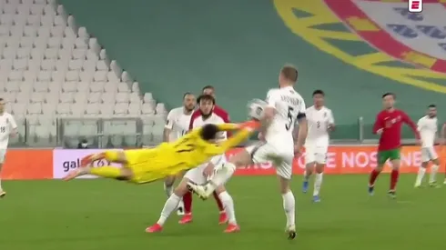 Ni Portugal ni Cristiano podían con Azerbaiyán hasta que apareció el arquero rival