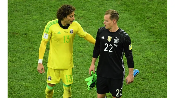 Guillermo Ochoa y Marc Andre Ter Stegen en la Copa Confederaciones 2017.