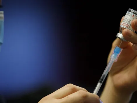 Crece la indignación: 395 personas en Bogotá se colaron en el plan de vacunación