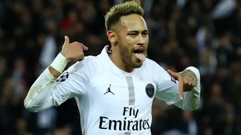 Neymar con la camiseta de Paris Saint-Germain.
