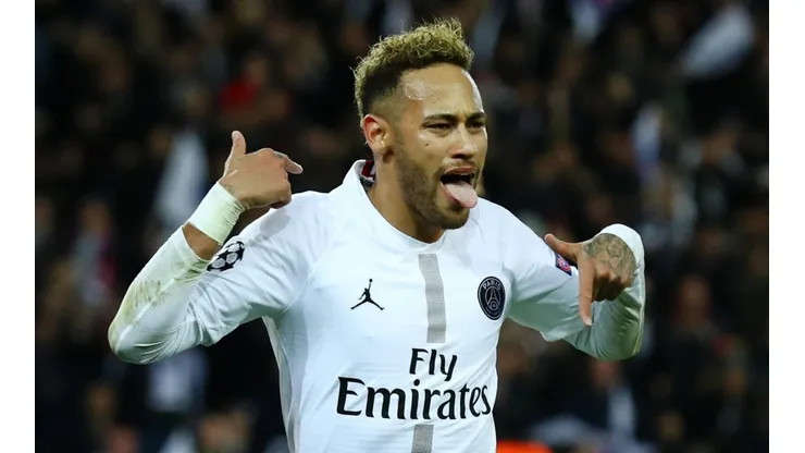 Neymar con la camiseta de Paris Saint-Germain.