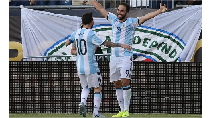 Gonzalo Higuaín y Lionel Messi (Foto: Getty)