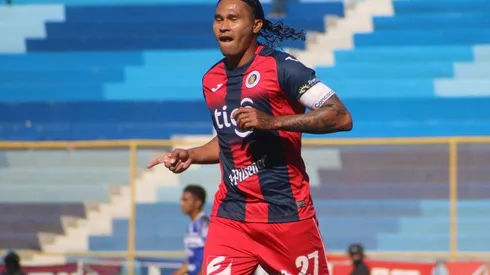 Gullit Peña marcó su segundo gol en El Salvador