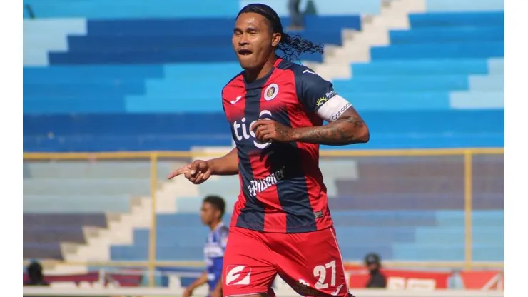 Gullit Peña marcó su segundo gol en El Salvador