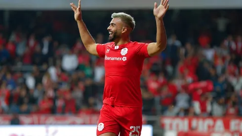 Alexis Canelo amplió la ventaja por 2-0 sobre Puebla.