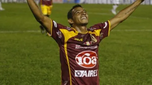 Tremendo: se viralizó foto de Wilder Medina haciendo cosas indebidas en el camerino