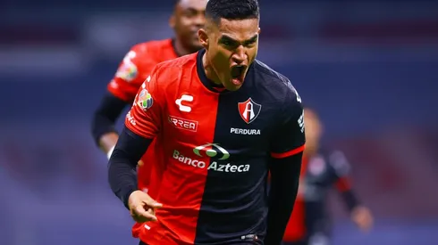 Santamaría marcó el 1-1 en el Estadio Azteca.