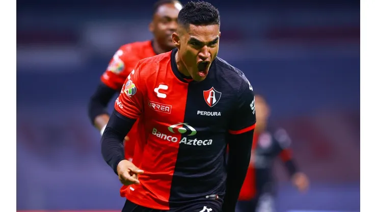 Santamaría marcó el 1-1 en el Estadio Azteca.