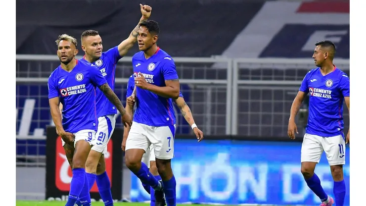 Cruz Azul superó sin problemas a Atlas.