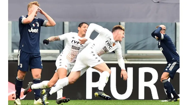 Lapadula compartió el frente de ataque con Adolfo Gaich.