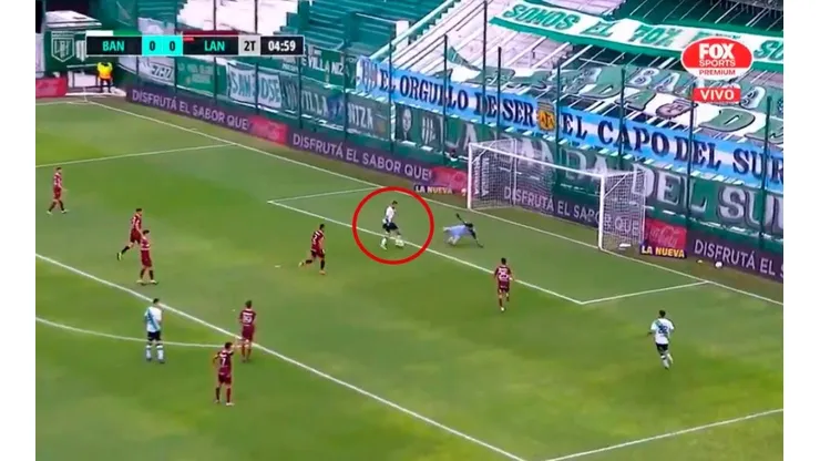 Video: Pons sacó a pasear al arquero de Lanús y puso el 1 a 0 en el Clásico del Sur