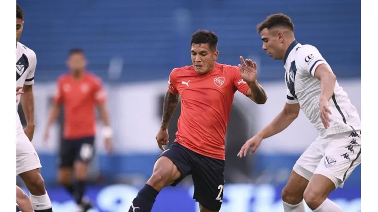 En un duelo de punteros, Vélez tumbó a Independiente
