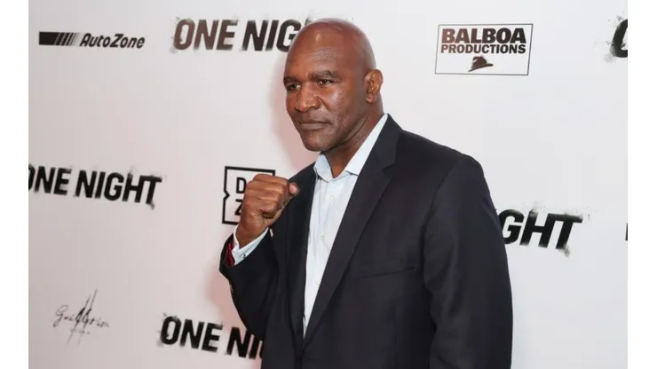 Holyfield le dijo que aún no lo llamaron para enfrentar a Tyson.