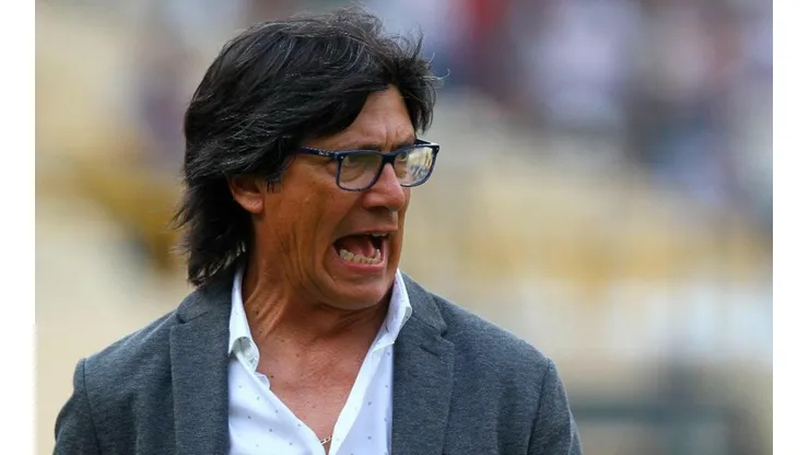 Comizzo no quiso declarar para las radios que compraron los derechos y habrá sanción para Universitario.
