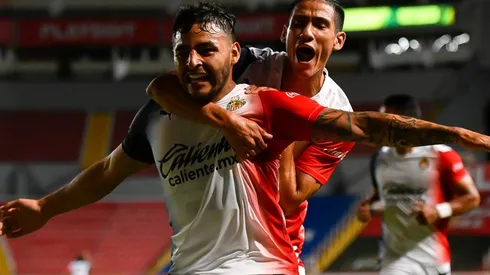 Uriel Antuna y Alexis Vega, Chivas