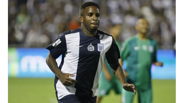 Delantero vuelve a Alianza Lima luego de 17 años.