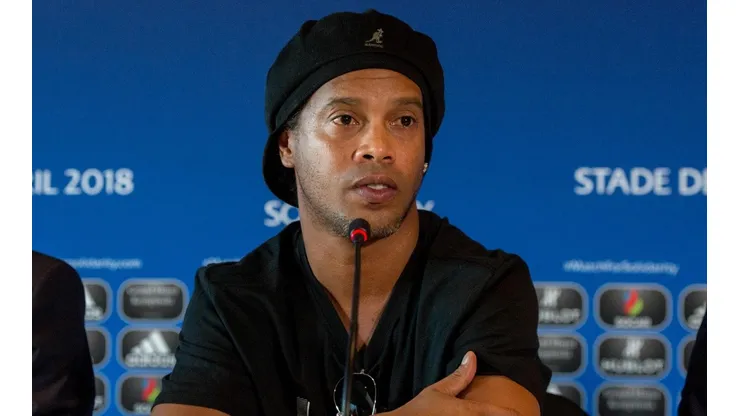 Cuiden a Ronaldinho: revelan que tiene problemas con el alcohol tras la muerte de su madre