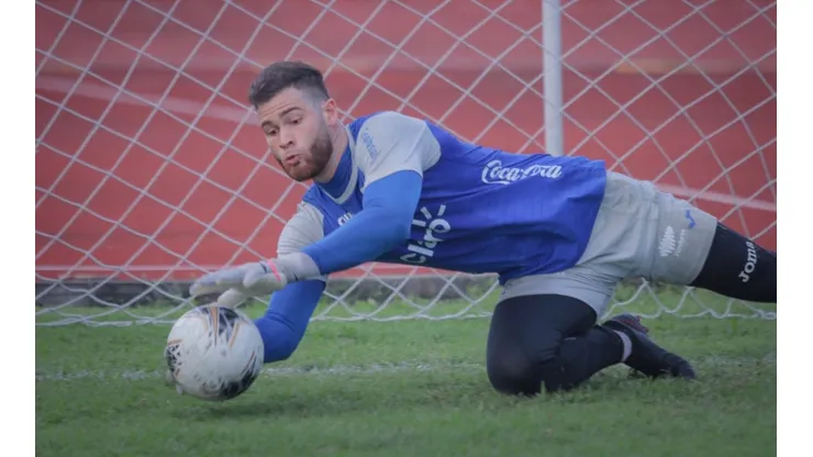 Enrique Facusse de Honduras durante un entrenamiento (Foto: Twitter @FenafuthOrg).