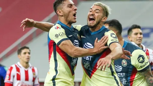 Sebastián Cáceres y Henry Martín, América