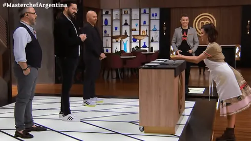 Video: Andrea Rincón se puso a llorar después que el jurado la destruya por un postre que preparó