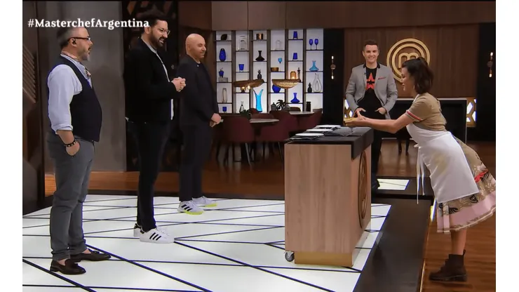 Video: Andrea Rincón se puso a llorar después que el jurado la destruya por un postre que preparó