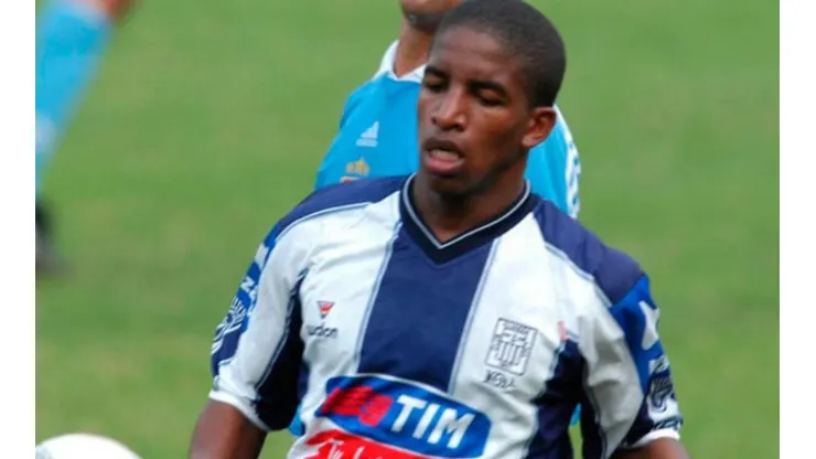 Jefferson Farfán jugó en Alianza Lima en el 2004.