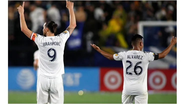 Zlatan Ibrahimovic y Efraín Álvarez