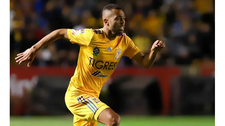 Rafael Carioca, mediocampista de Tigres UANL.
