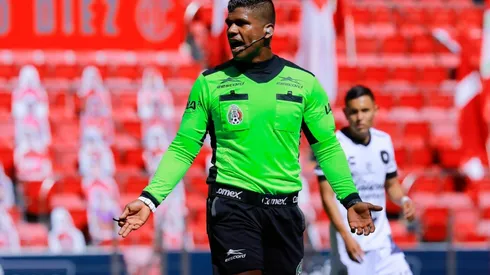 Adalid Maganda continúa generándole problemas a la FMF