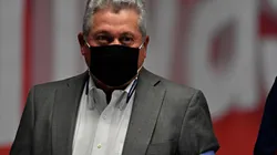 Chivas perdió el Clásico Nacional por goleada 3-0, bajo el mando de Víctor Manuel Vucetich.