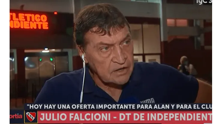 Falcioni sobre el Superclásico: "Los dos equipos con línea de cinco, ¡mamita!"