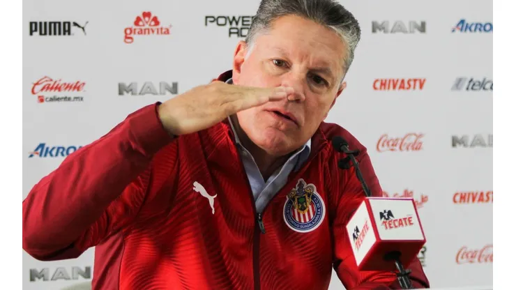 El proyecto de Ricardo Peláez y Víctor Manuel Vucetich seguirá en Chivas