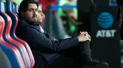 Furia en la afición de Chivas por la ausencia de Amaury Vergara en el Estadio Akron