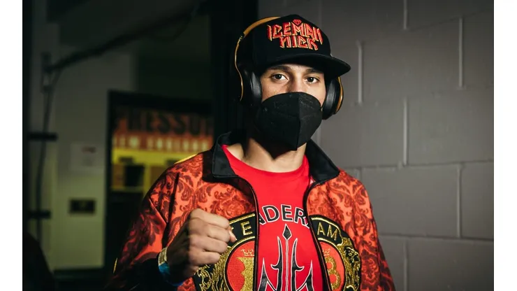 Benavidez se cruzó con Caleb Plant a horas de su pelea.