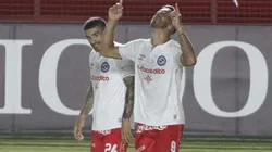 Gabriel Ávalos celebrando el 1-0 parcial.