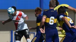 Cabezazo goleador de Londoño Bedoya ante Boca.