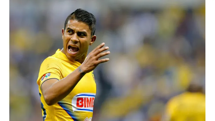 Medina se sumó a la disputa en la previa al Clásico Nacional.