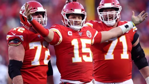 Eric Fisher, Patrick Mahomes y Mitchell Schwartz