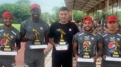 Juan Cruz Real, premiado como el mejor DT del FPC en 2020 por Acolfutpro.