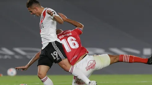 Jugada polémica entre Carlos Quintana y Rafael Borré.