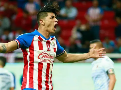 El lamento de Alan Pulido: Chivas no lo saludó por su cumpleaños