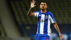 Jesús Corona viaja a Italia.