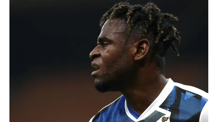 Duván Zapata vuelve a generar preocupación en Atalanta por una nueva lesión muscular.
