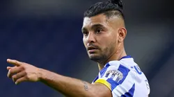 Tecatito Corona estaría listo para jugar ante Juventus