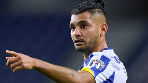 Tecatito Corona estaría listo para jugar ante Juventus