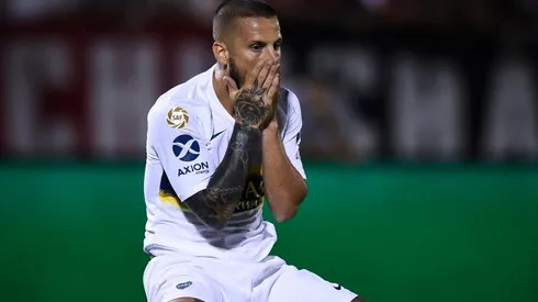 Otro trago amargo para Darío Benedetto.