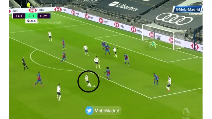 Desde ahí le pegó Harry Kane.