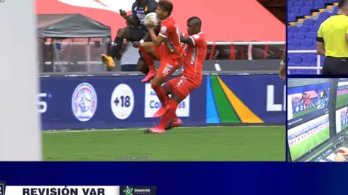 Otra vez el VAR: le anularon un gol al América de Cali por una mano previa