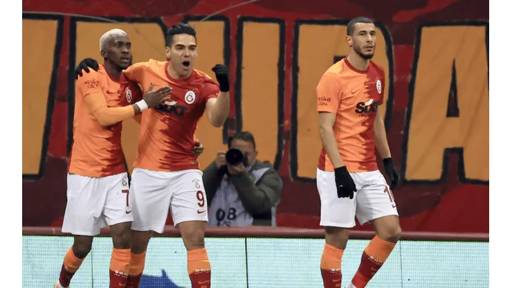 Clases de definición por 'El Tigre': doblete de Falcao con el Galatasaray